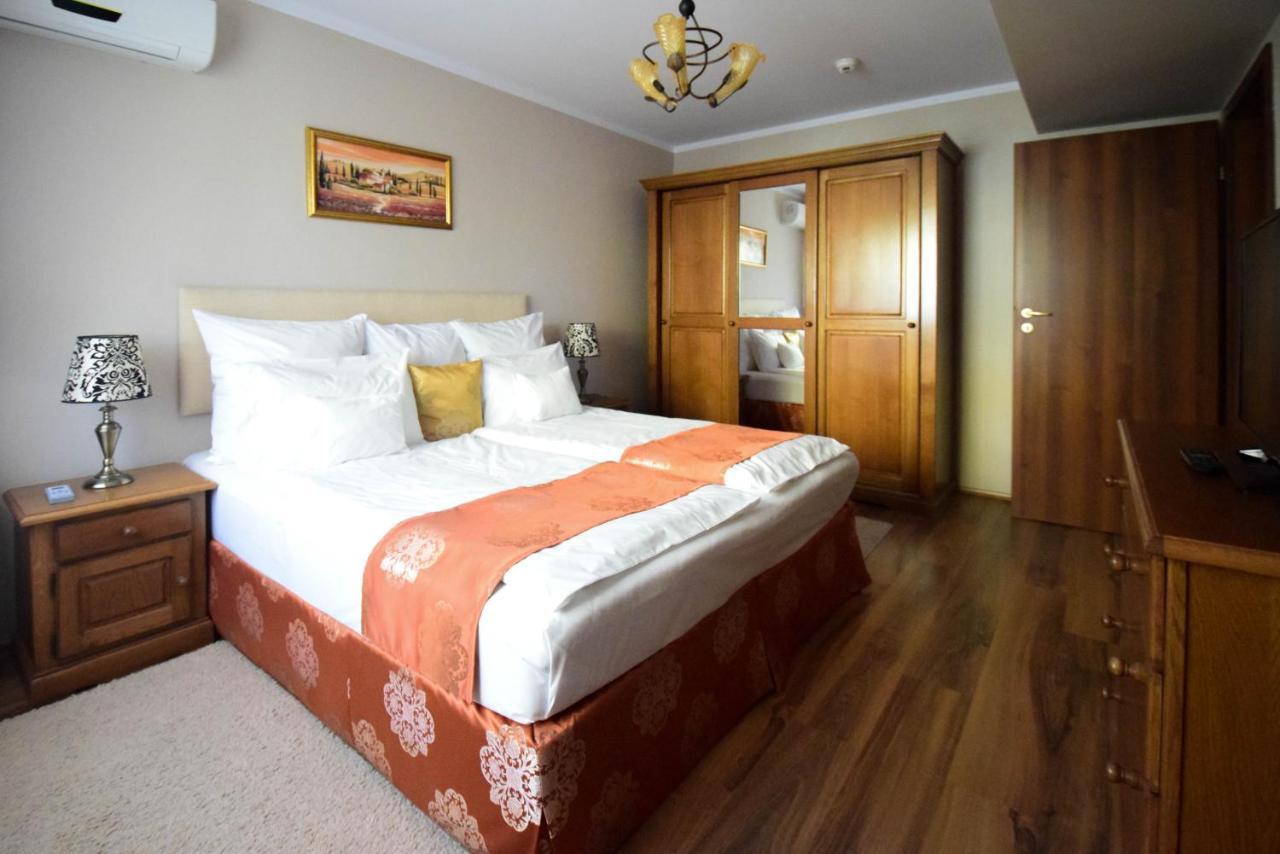 Cabrio Apart Hotel Cluj Napoca Bagian luar foto