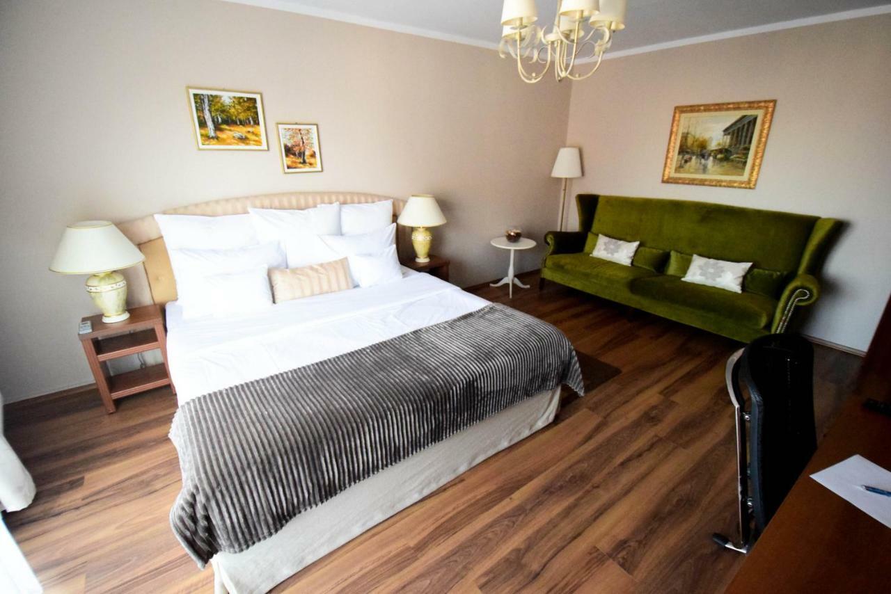 Cabrio Apart Hotel Cluj Napoca Bagian luar foto