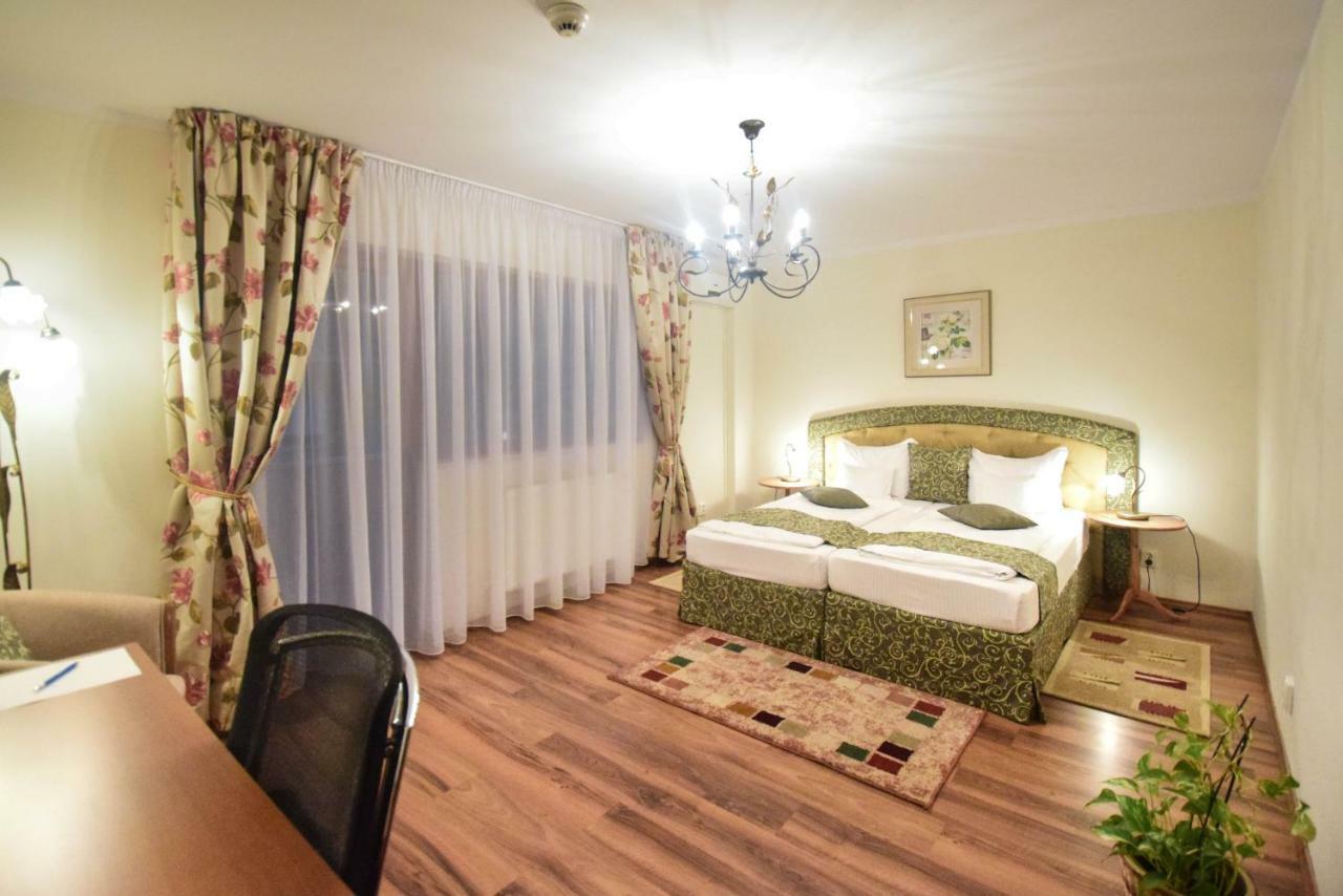 Cabrio Apart Hotel Cluj Napoca Bagian luar foto