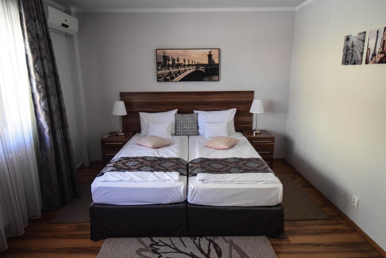 Cabrio Apart Hotel Cluj Napoca Bagian luar foto